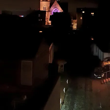 Grosses Zimmer Von Privat Sehr Zentral In Bad Homburg Stadtmitte